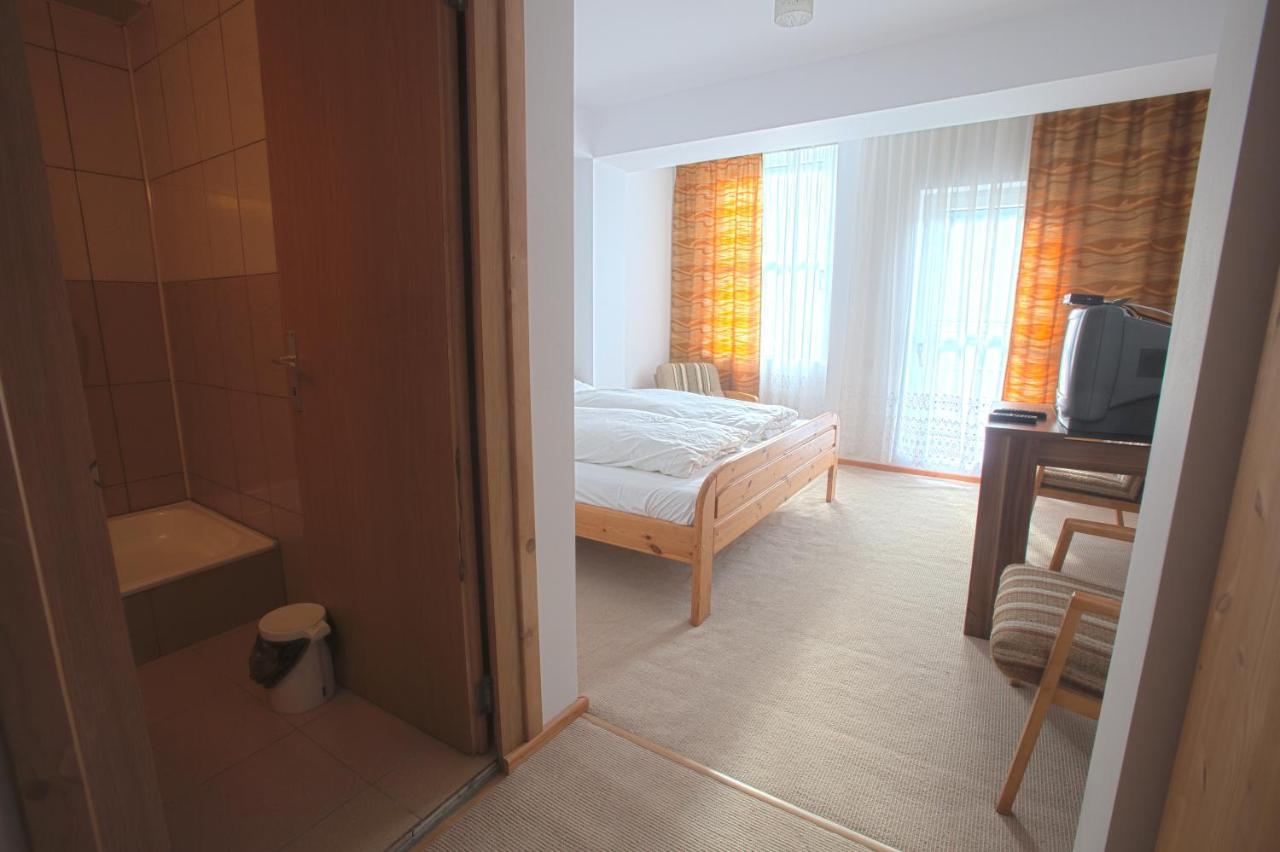 Time-Out - Valea Oltului Hotell Balota  Exteriör bild